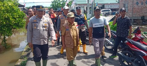 Wakil Bupati Pali Kunjungi Daerah Terdampak Banjir di Tanah Abang