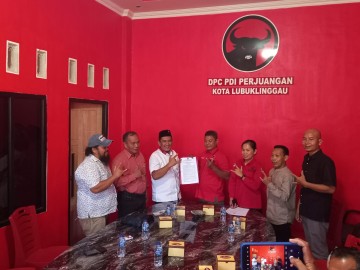 Serius Maju, HAW Daftar Calon Walikota Lubuklinggau di DPC PDI Perjuangan