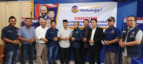 Sangat Optimistis H.Rustam Effendi Kembalikan Formulir Pendaftaran Bacalon di DPD NasDem Lubuklinggau