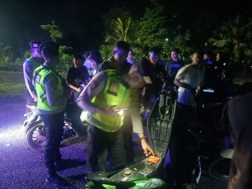 Personel Sat Samapta Polres Pali Pantau Kamtibmas Pasar Inpres