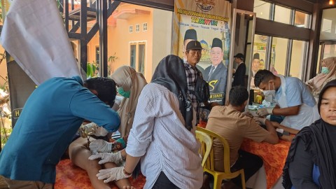 Sunatan Gratis di Rumah Balon Wawako Lubuklinggau ‘Diserbu’ Warga