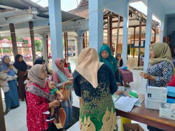 Tingkatkan Imunitas Bayi dan Baduta, Pemdes Pagersari Gelar Imunisasi Rutin Tiap Bulan