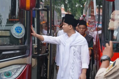 359 Jamaah Calon Haji Asal Trenggalek 2025 Diberangkatkan