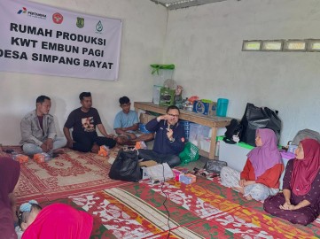 Dari Limbah Jadi Penyelamat, PHE Jambi Merang Buat Inovasi Kulit Singkong Jadi Bahan Pemadam Kebakaran