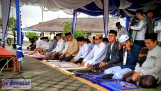 Shalat Idul Fitri Empat Lawang Berlangsung Khidmat dan Penuh Kebersamaan